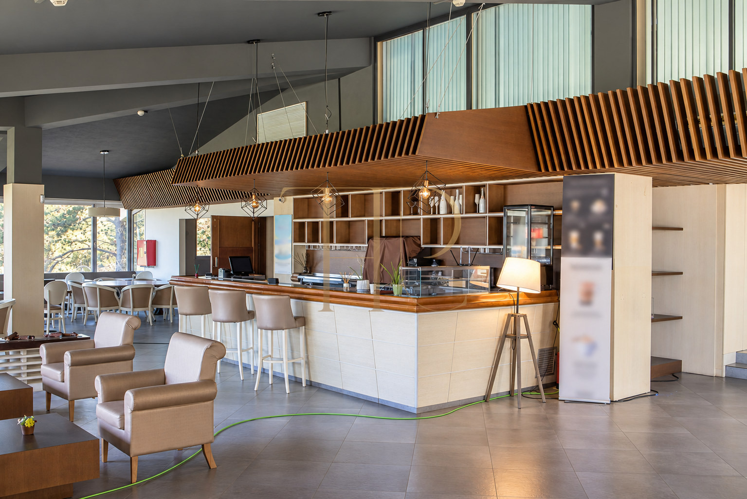 Sports complex with restaurant in Esplugues