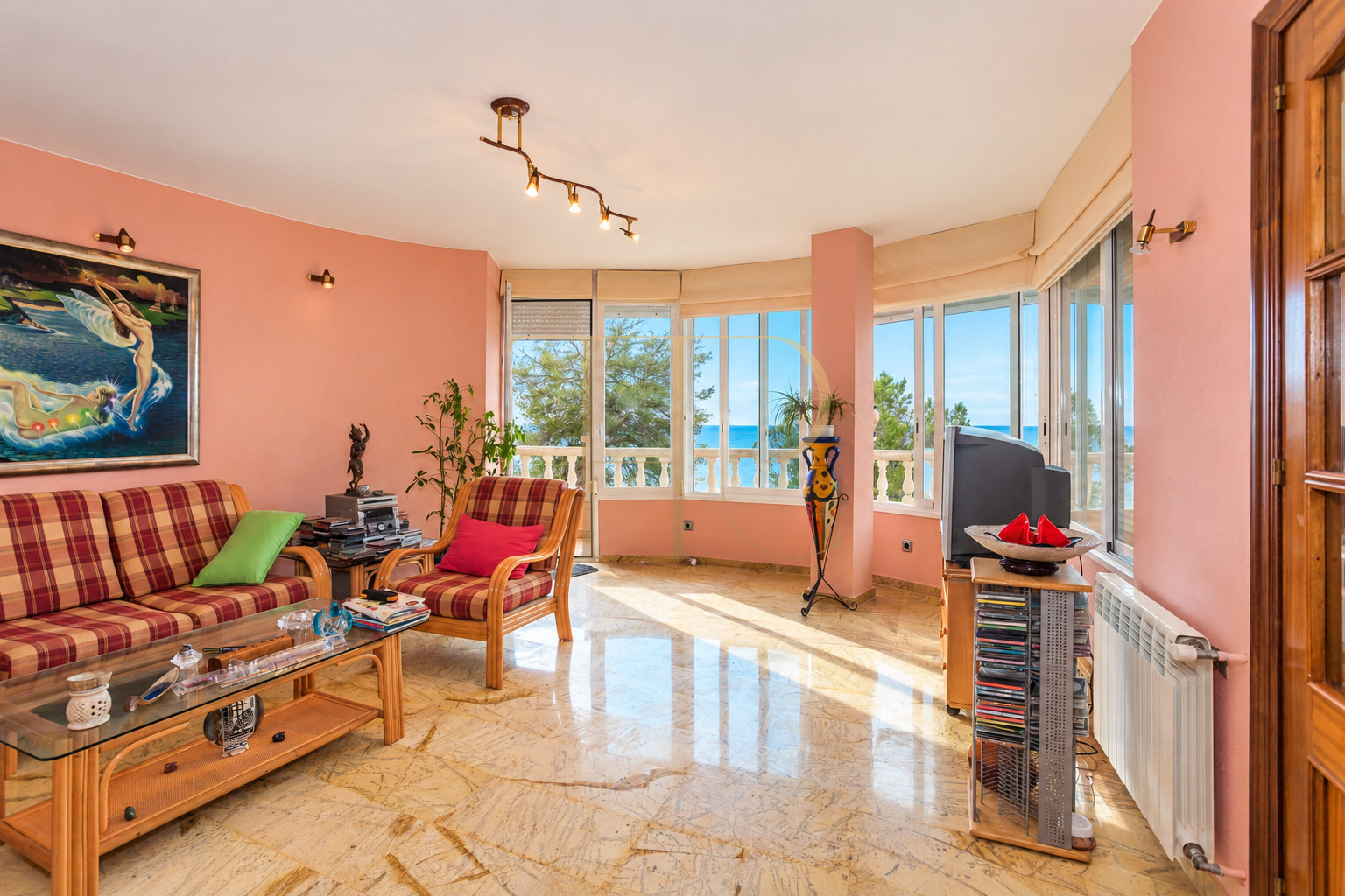 Seafront villa for sale in Cala Montgoda, Lloret de Mar