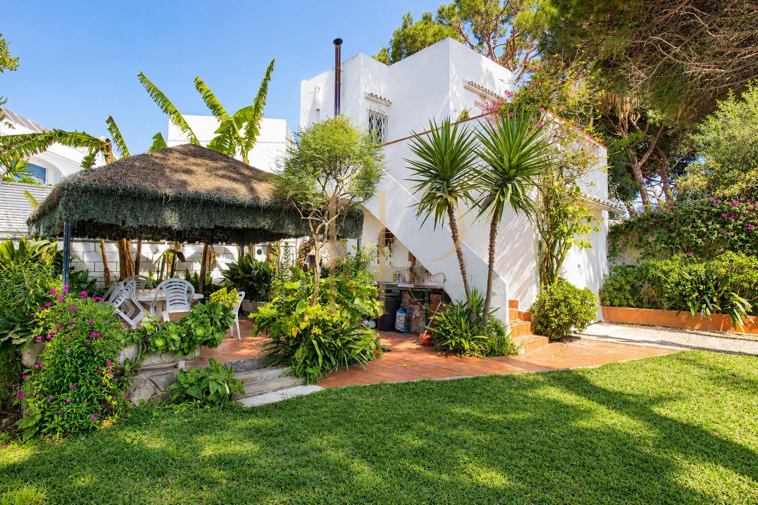 Sea-view apartment in Castelldefels · Let