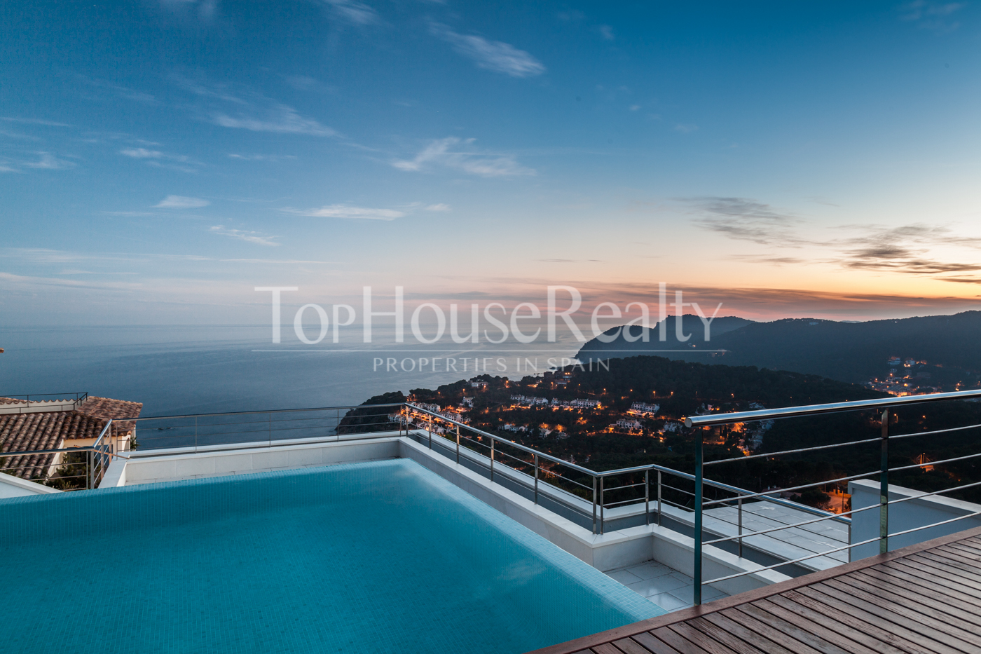 Spectacular modern house with incredible views in Begur