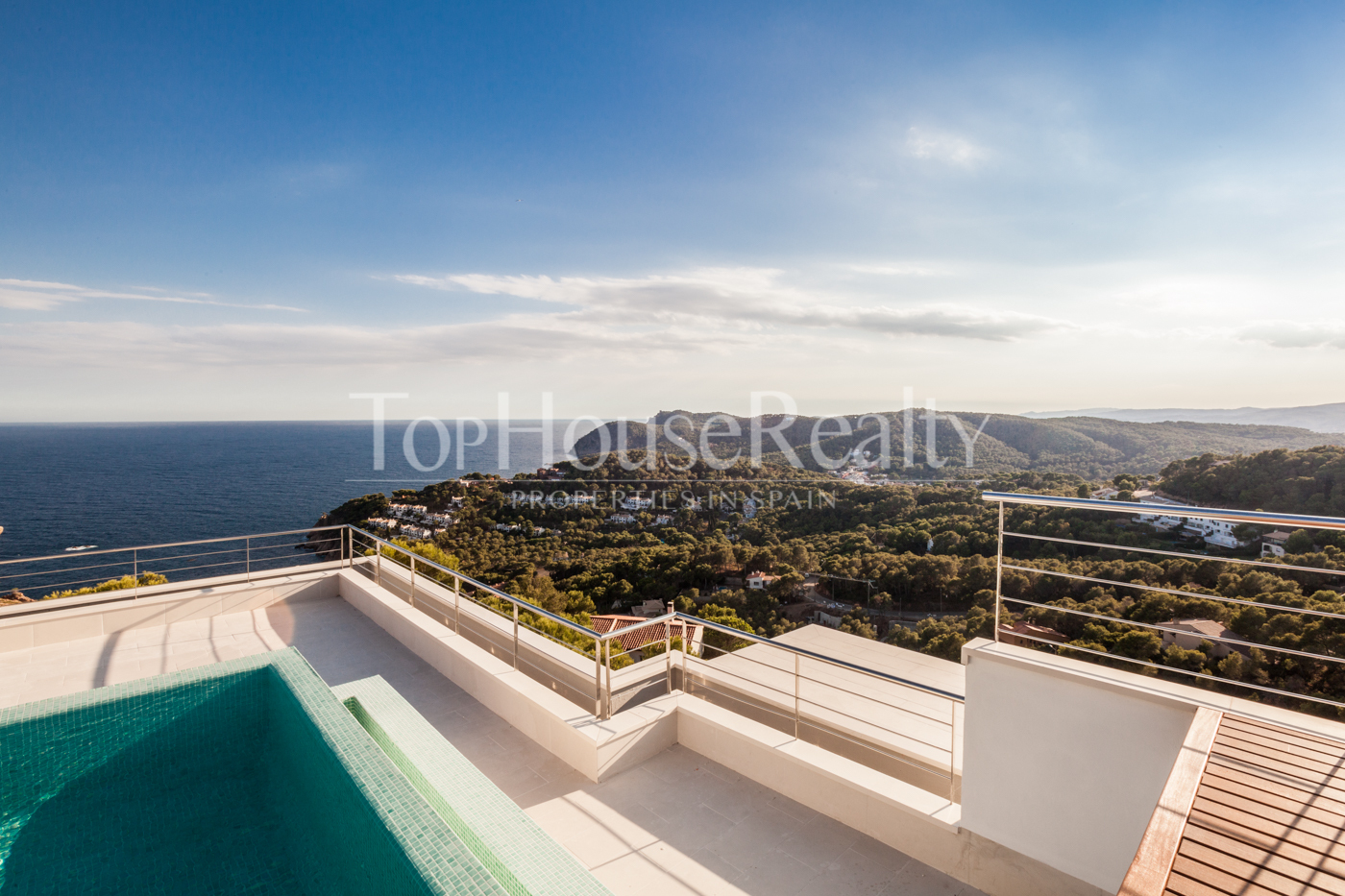 Spectacular modern house with incredible views in Begur