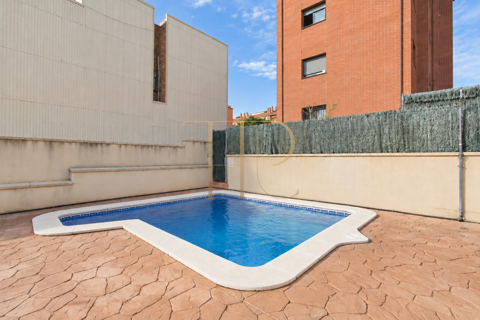 Duplex with terrace and communal pool in Castelldefels — rented