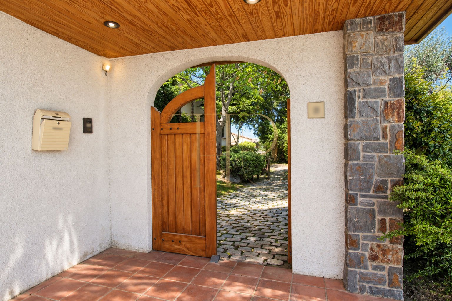 House with pool and garden in Sant Llorenç d’Hortons