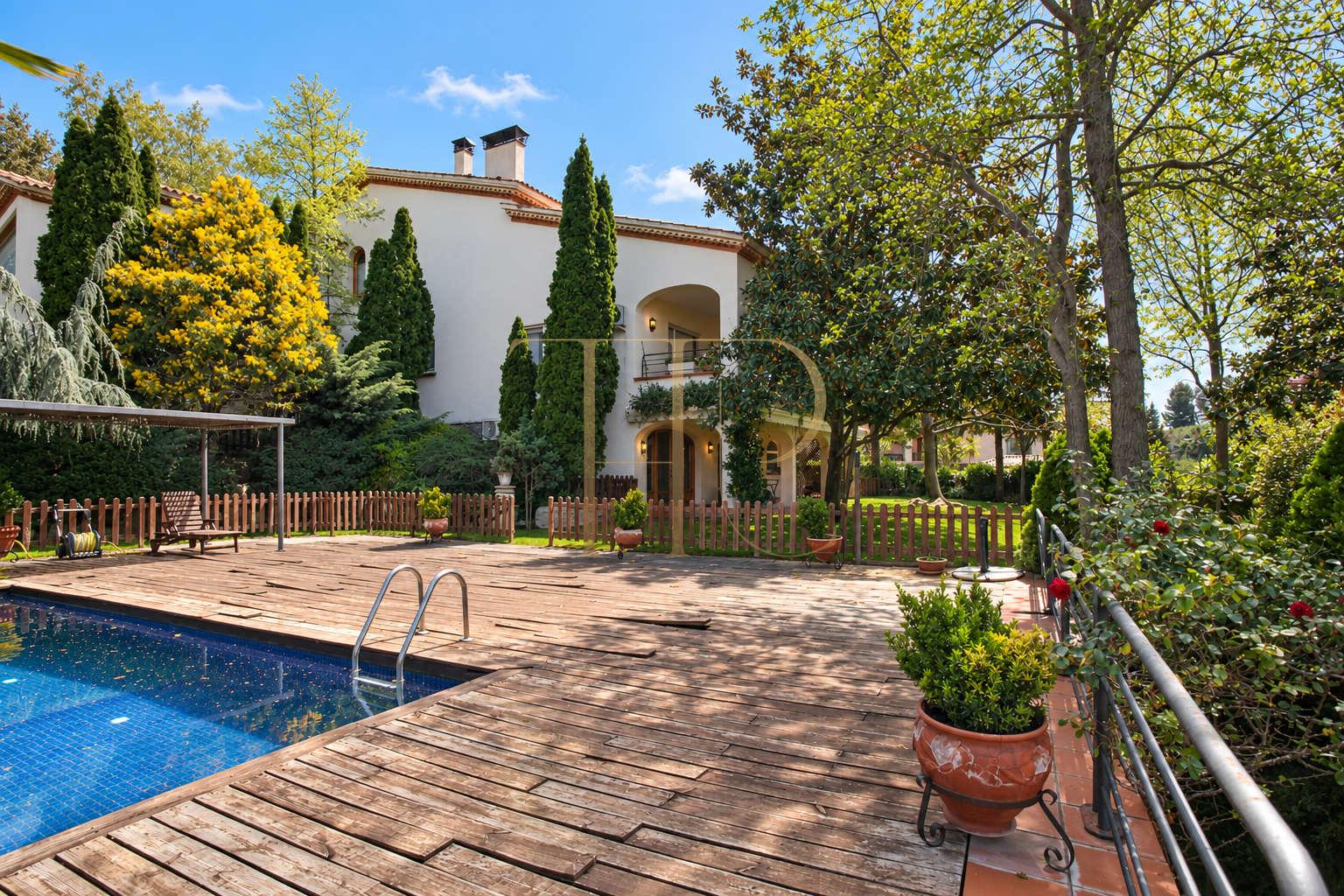 House with pool and garden in Sant Llorenç d’Hortons