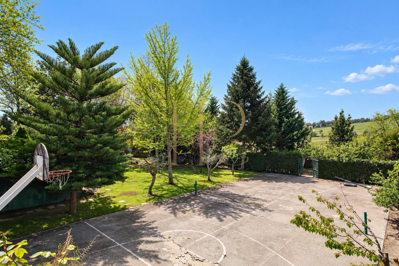 House with pool and garden in Sant Llorenç d’Hortons