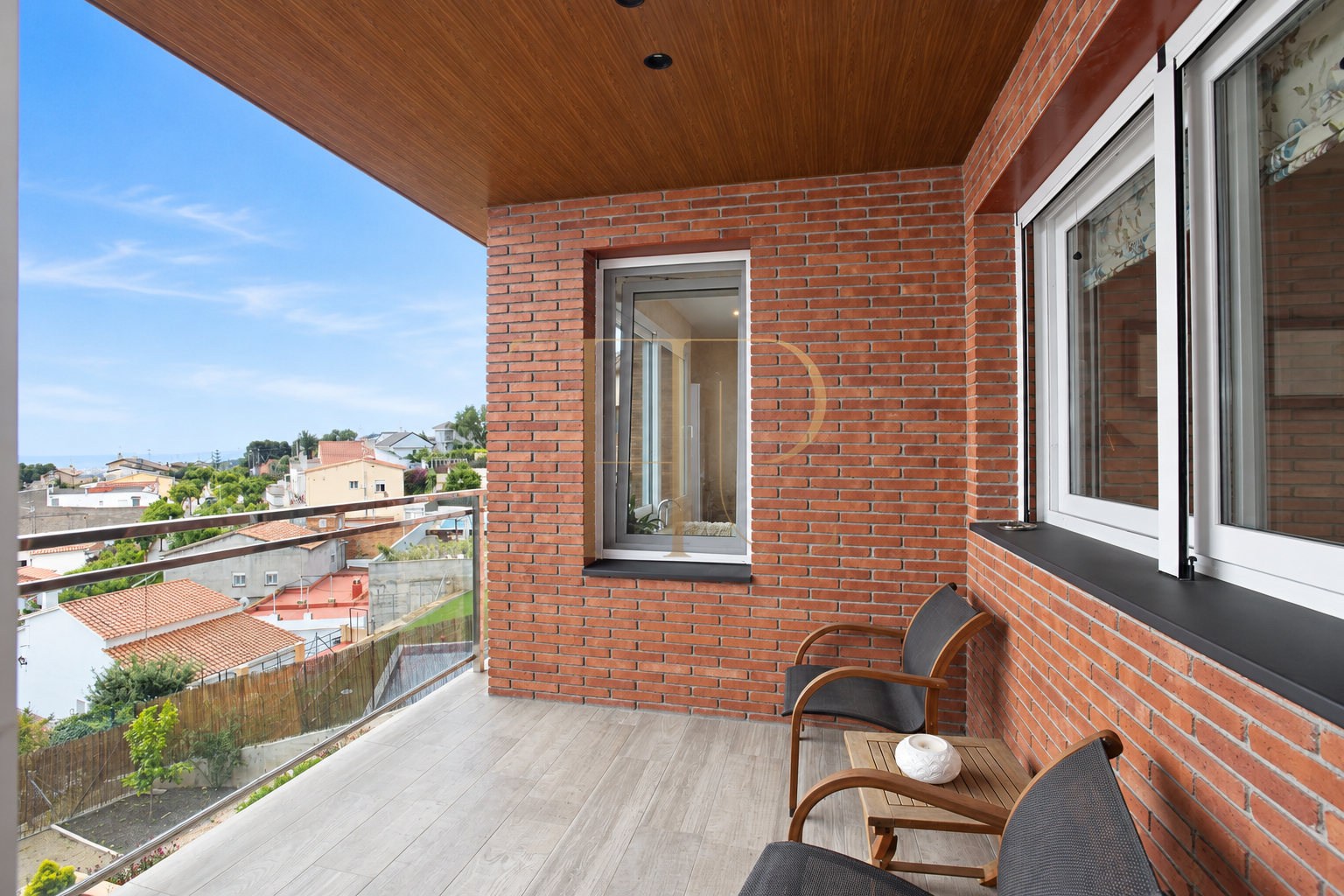 Sea-view house with a pool in Castelldefels · Sold