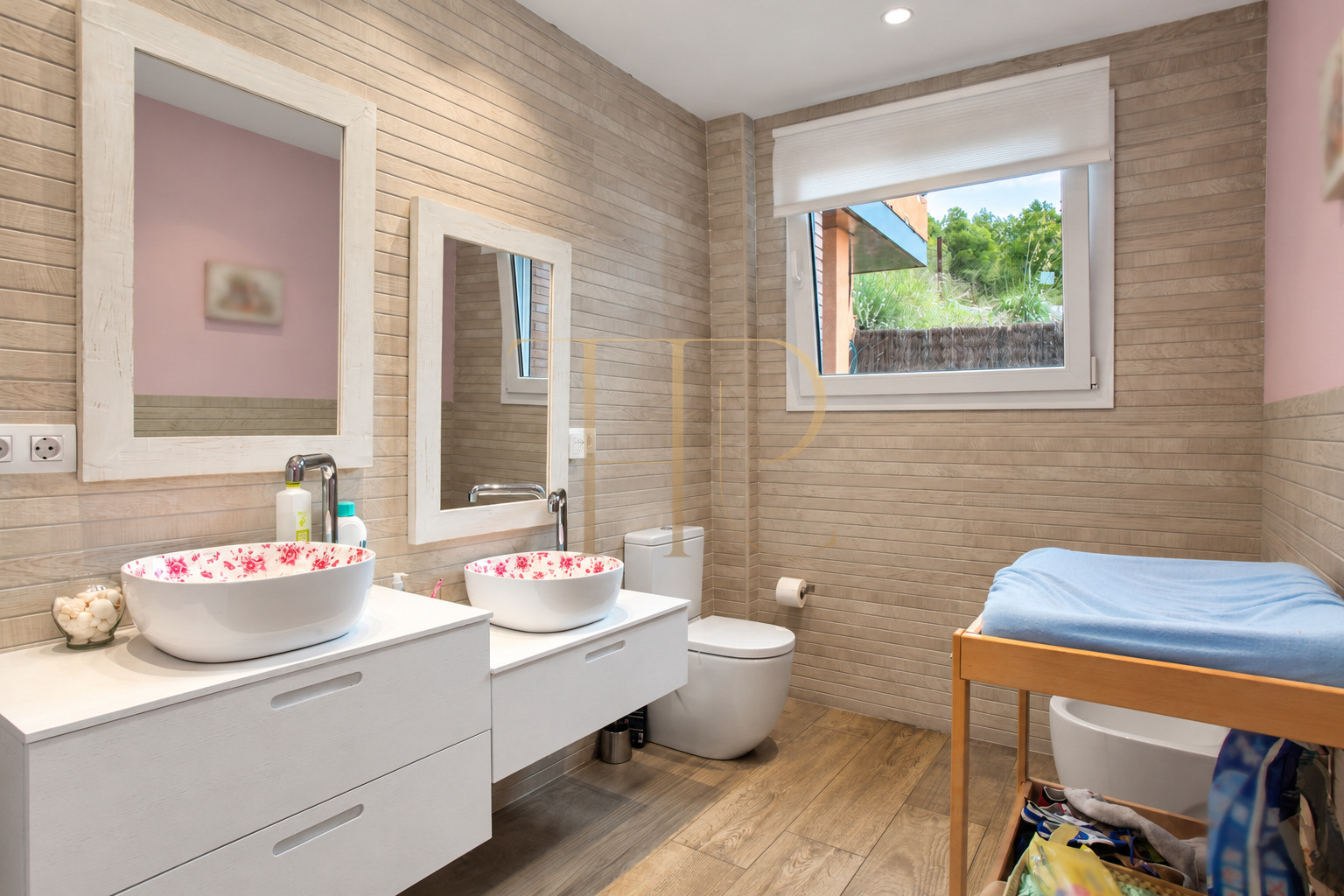 Sea-view house with a pool in Castelldefels · Sold