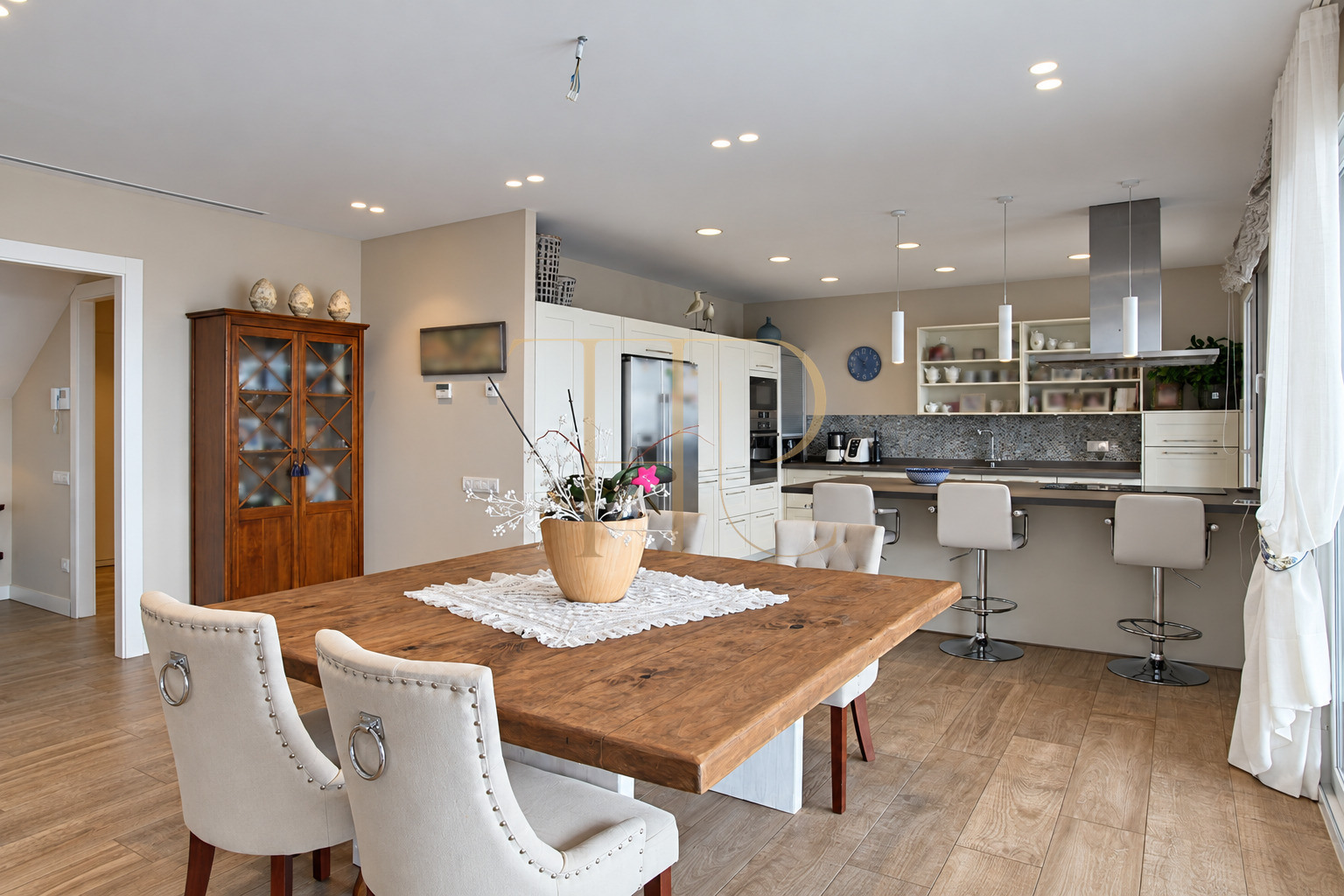 Sea-view house with a pool in Castelldefels · Sold