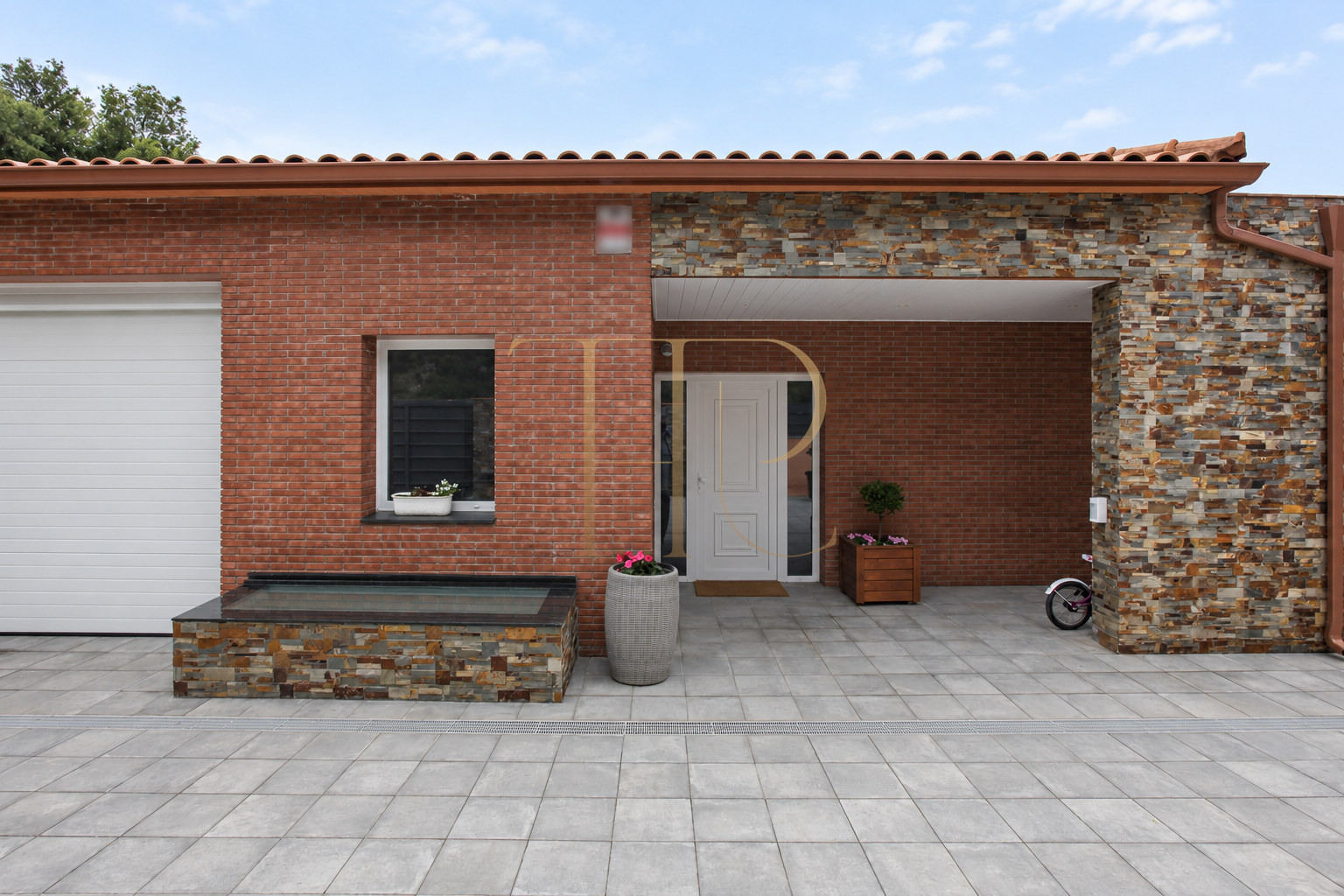 Sea-view house with a pool in Castelldefels · Sold