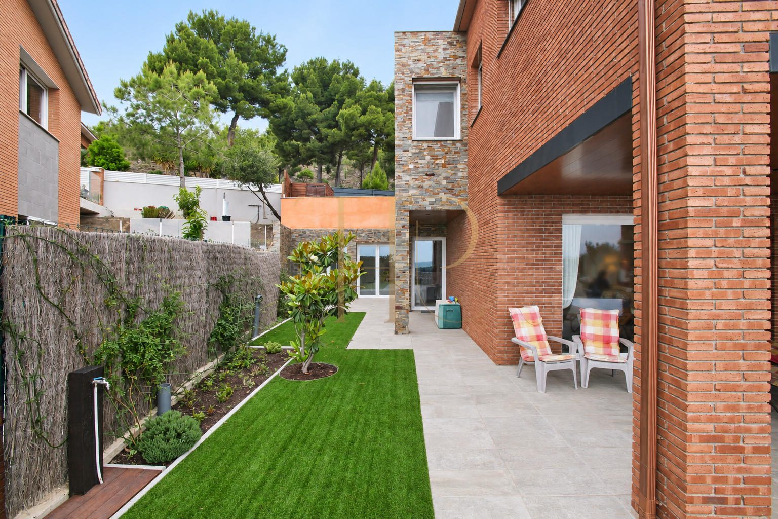 Sea-view house with a pool in Castelldefels · Sold