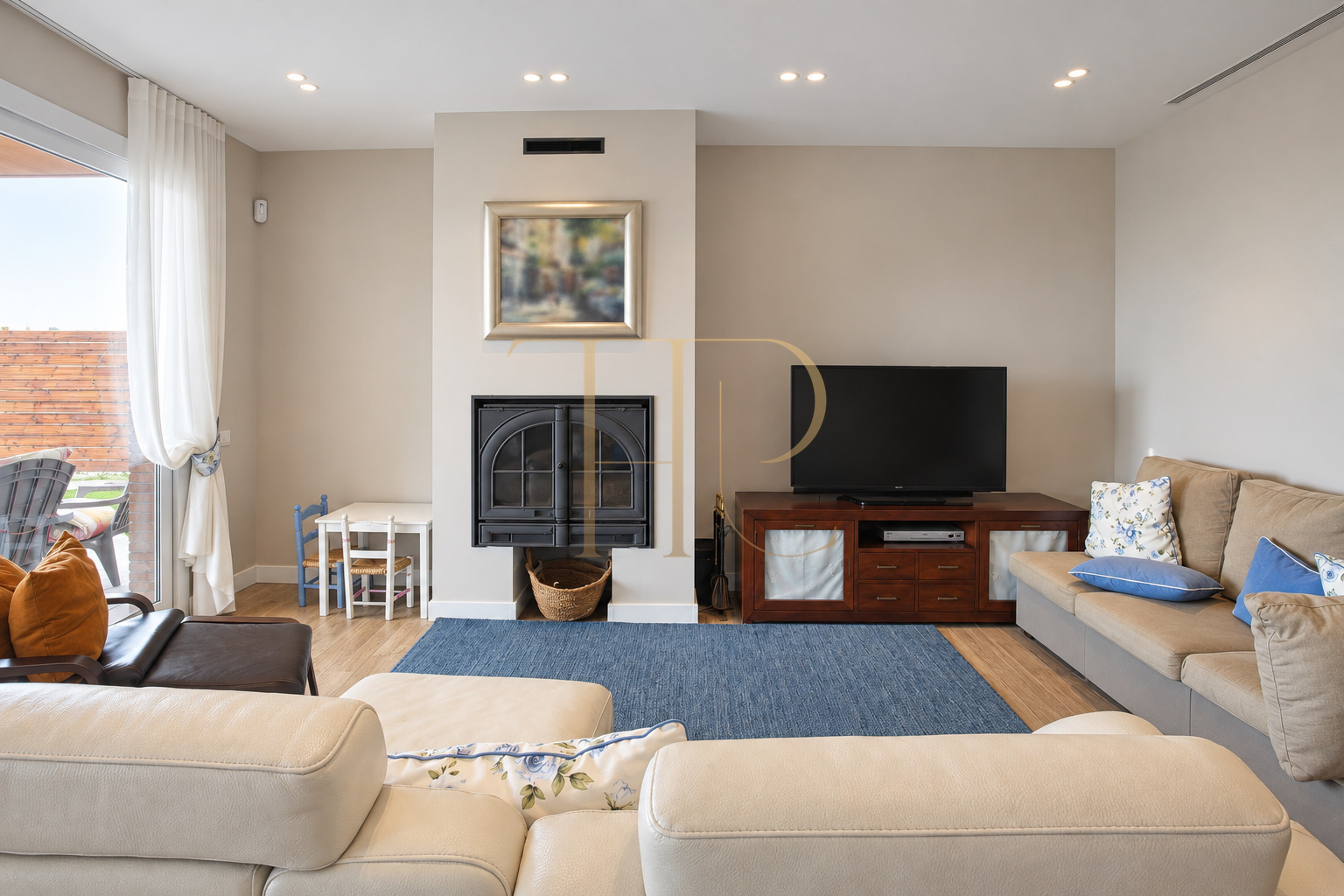 Sea-view house with a pool in Castelldefels · Sold