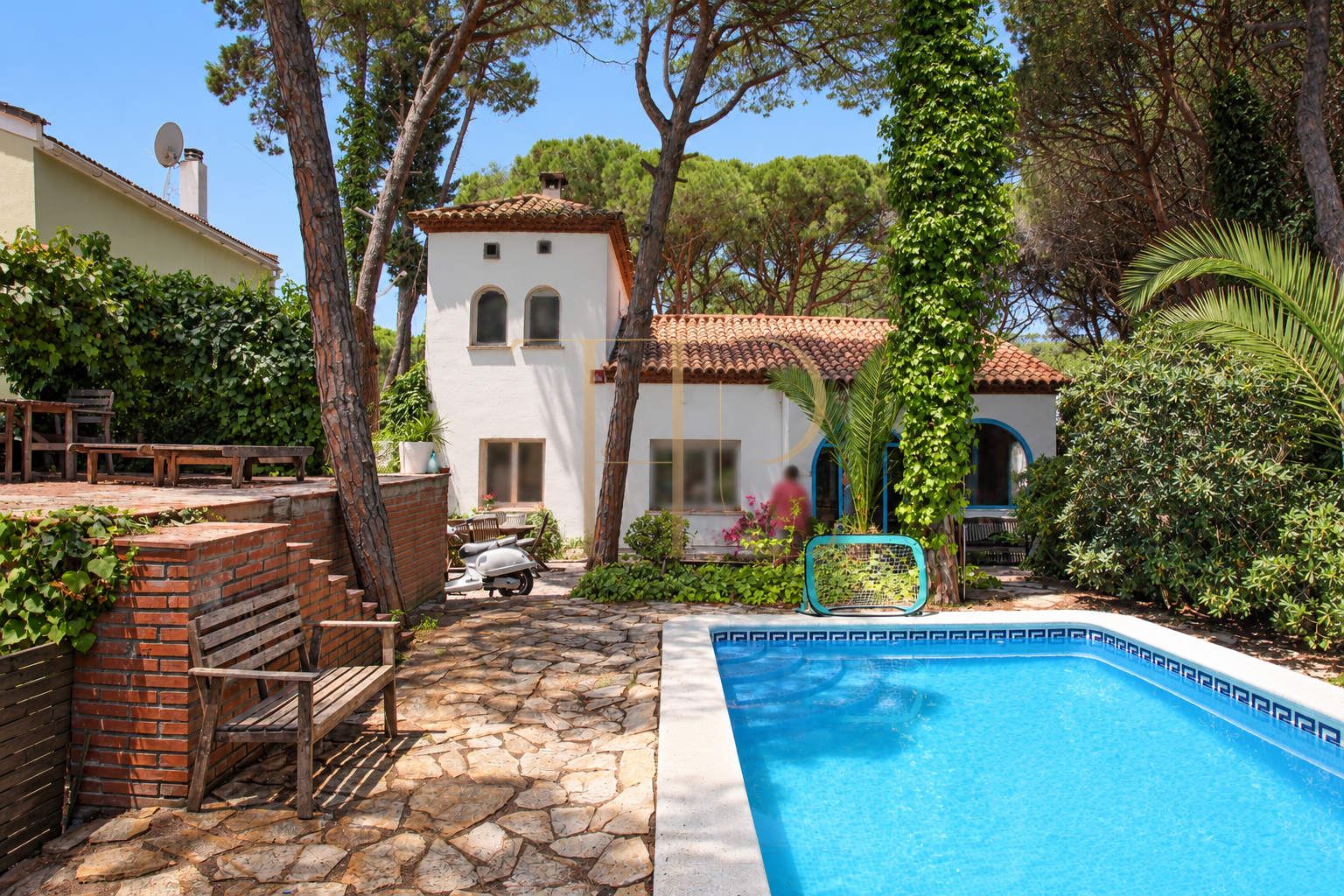 Sold house with garden and pool in La Pineda, Castelldefels