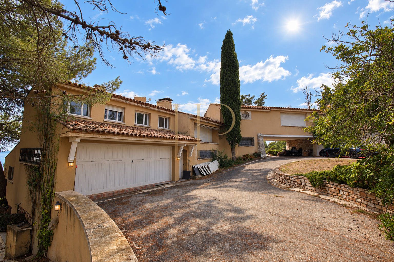 Seafront estate for sale in Cala Canyelles, Lloret de Mar