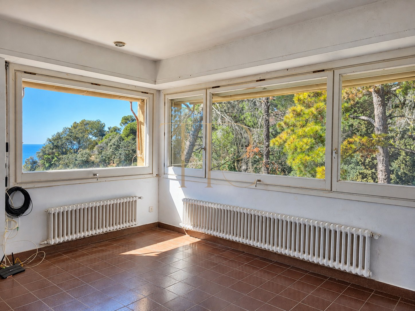 Seafront estate for sale in Cala Canyelles, Lloret de Mar