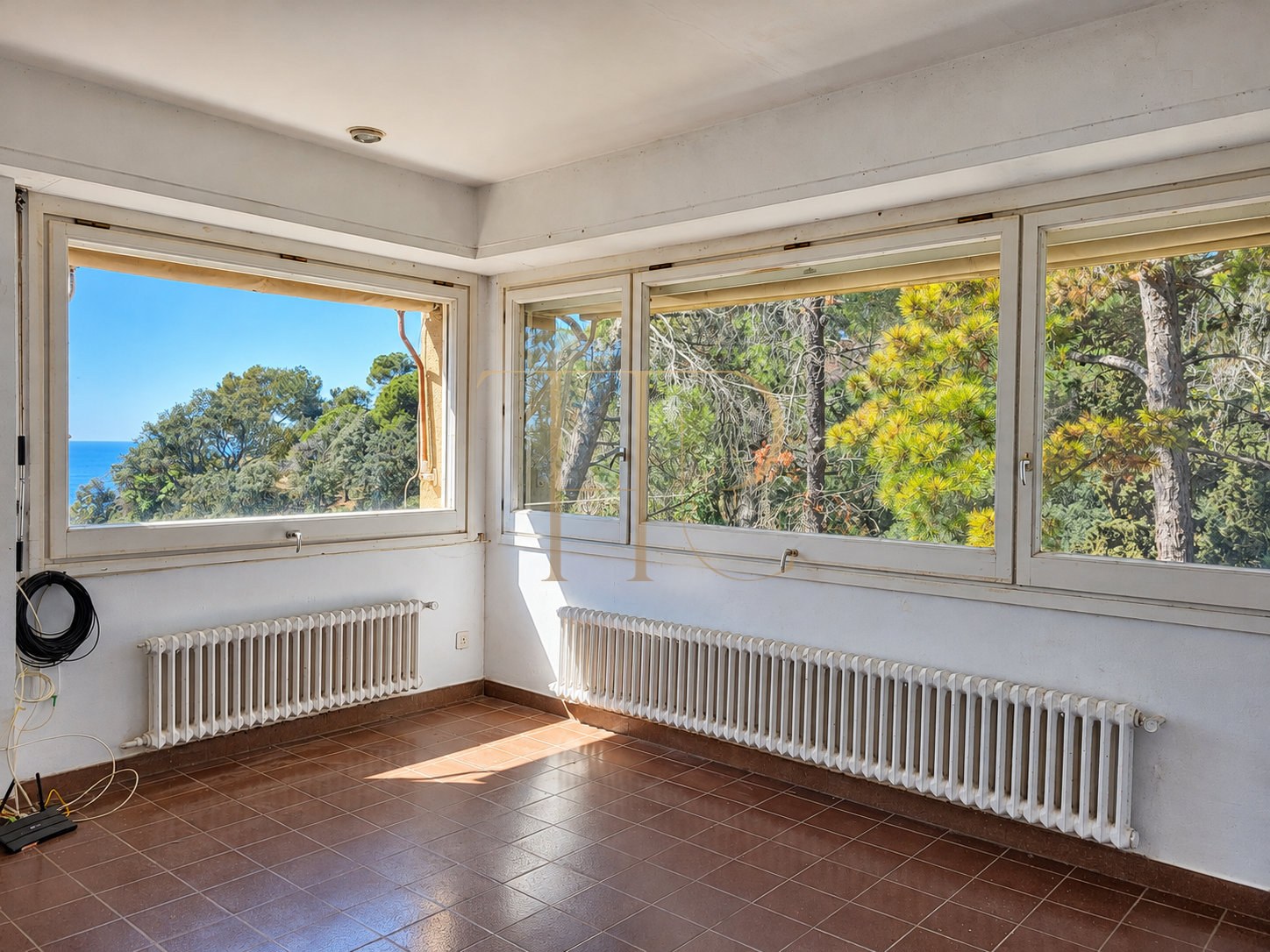 Seafront estate for sale in Cala Canyelles, Lloret de Mar