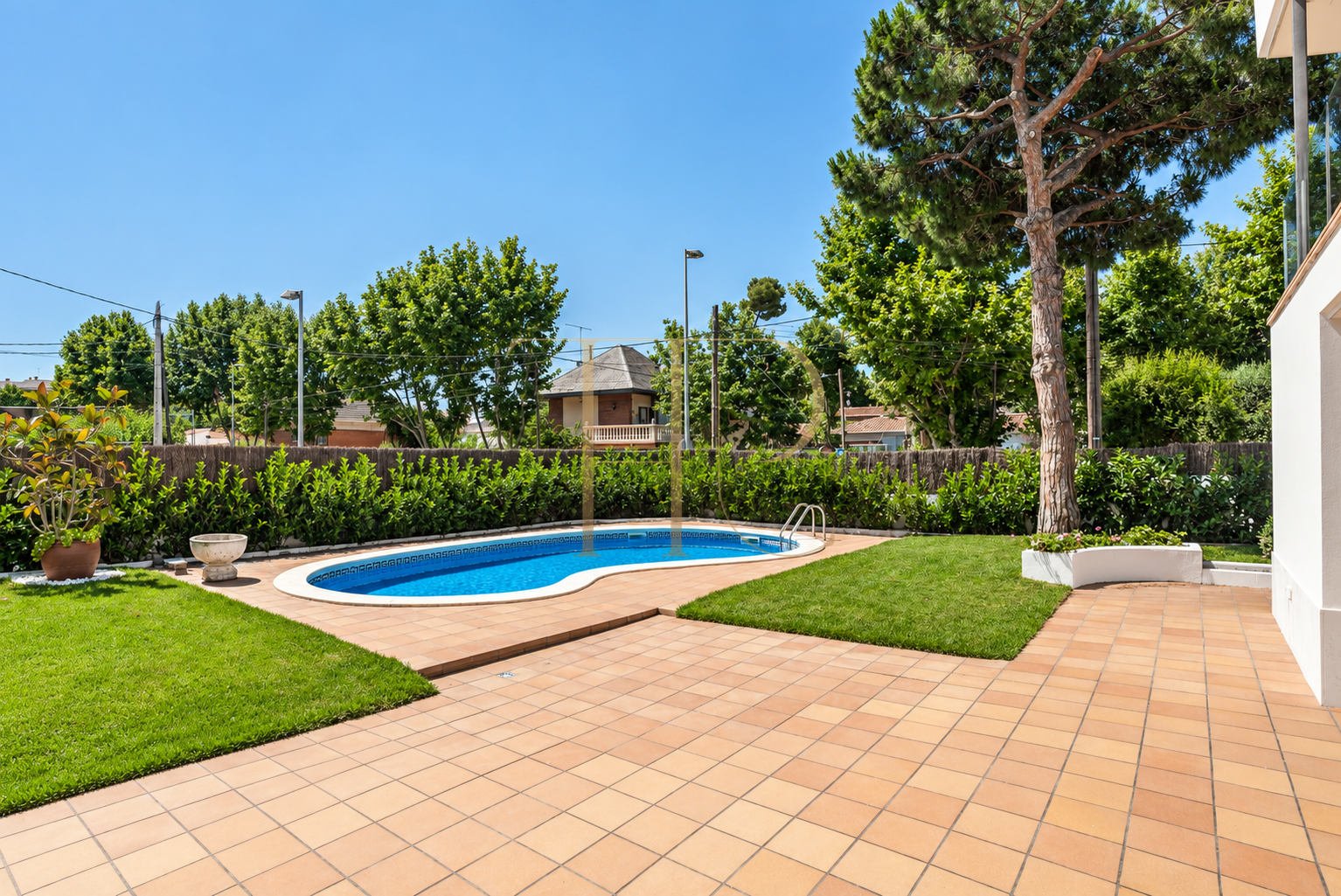 Renovated house with a pool in Montmar, Castelldefels — rented