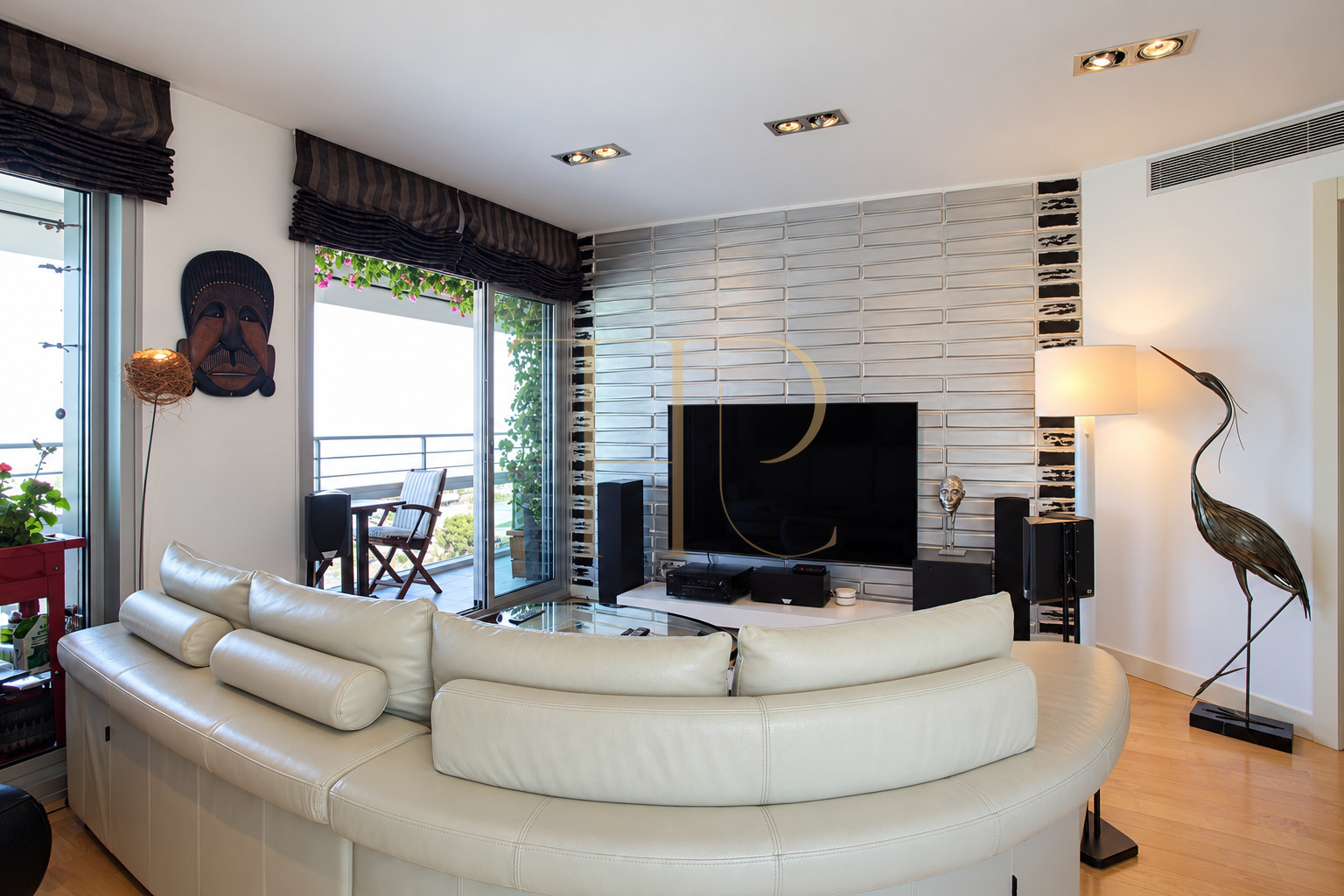Apartment with terrace and sea views on Barcelona’s waterfront