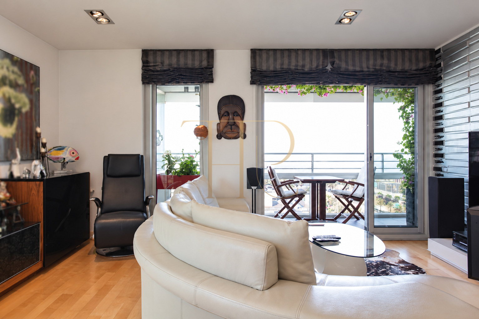 Apartment with terrace and sea views on Barcelona’s waterfront