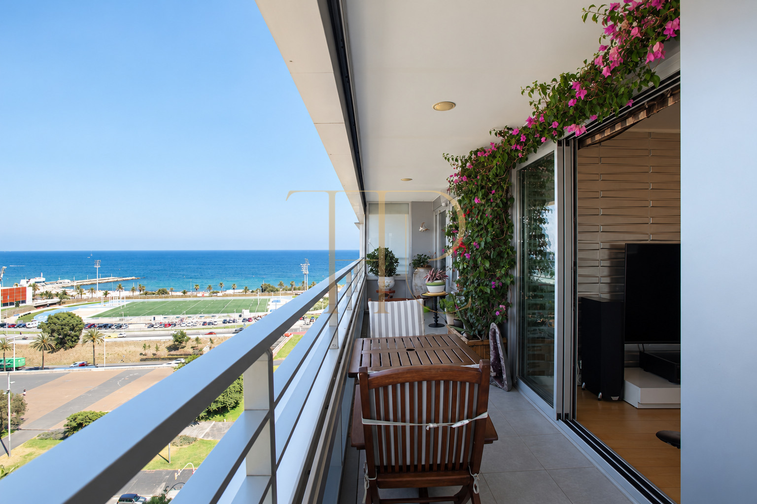 Apartment with terrace and sea views on Barcelona’s waterfront