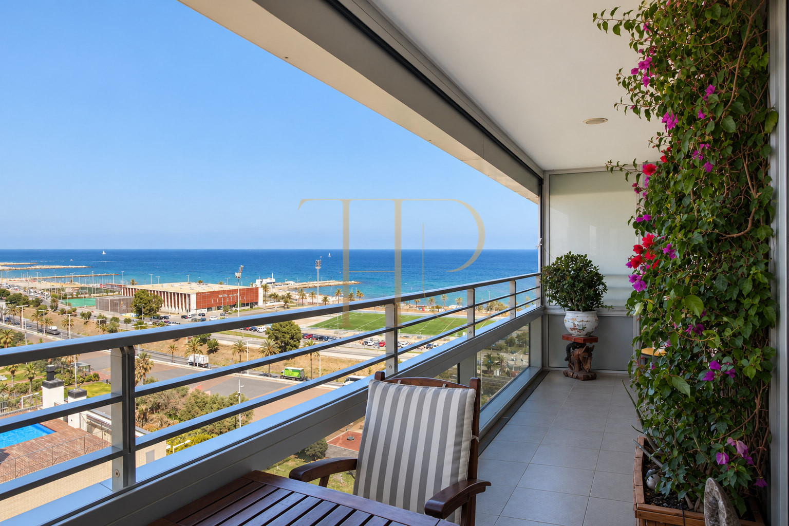 Apartment with terrace and sea views on Barcelona’s waterfront