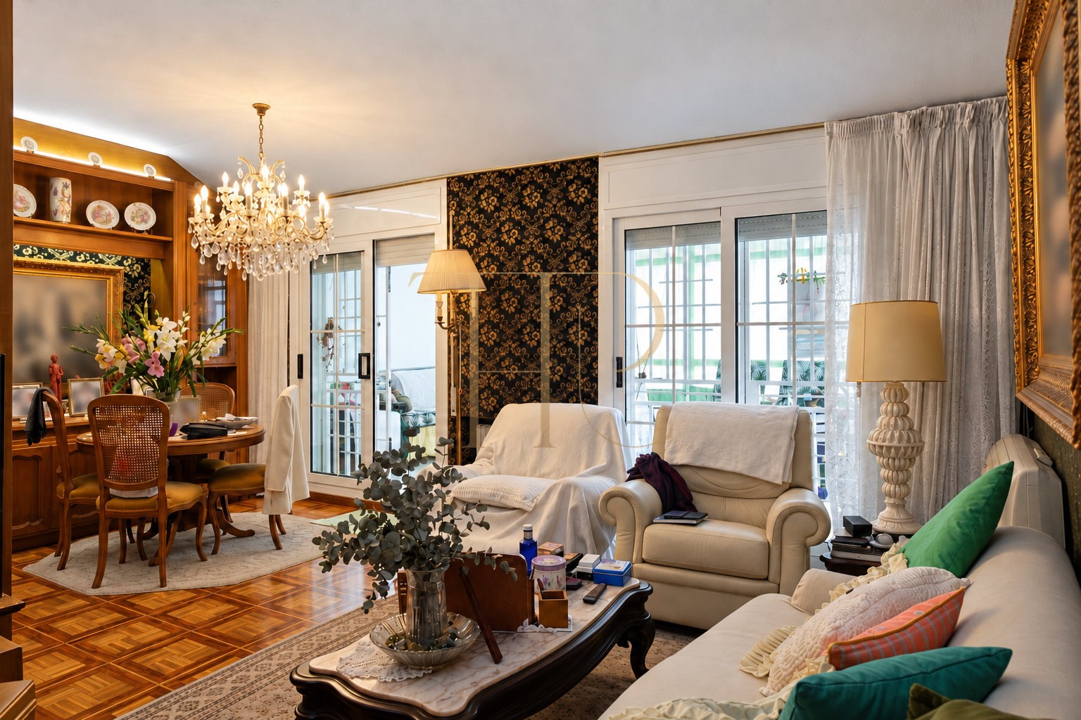 Top-floor penthouse with large terrace in Esquerra de l’Eixample
