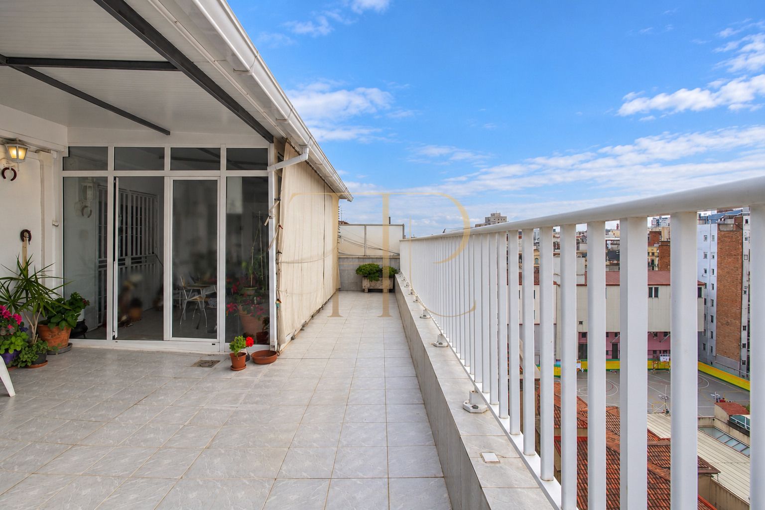 Top-floor penthouse with large terrace in Esquerra de l’Eixample
