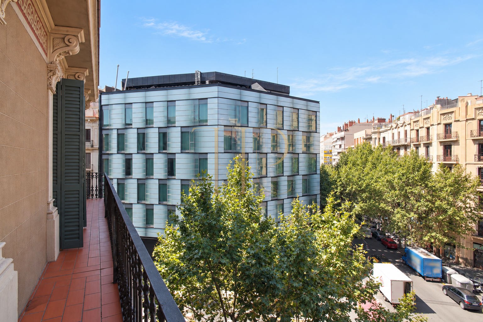 Apartment with balcony in central Barcelona — Rented