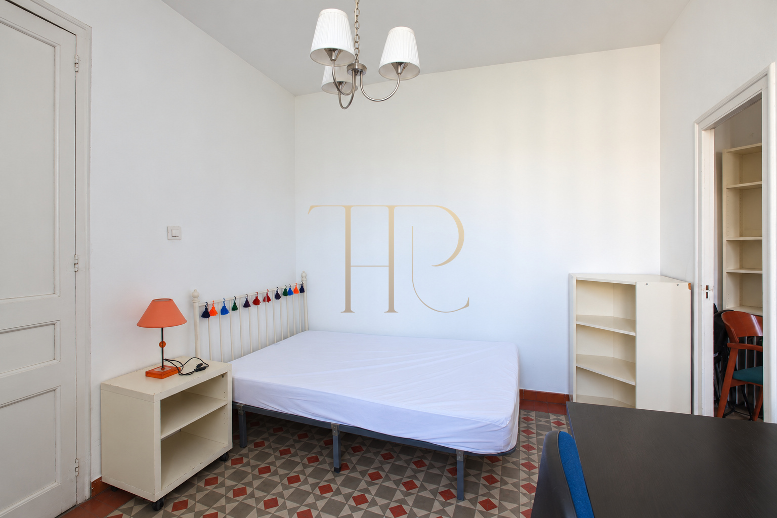 Apartment with balcony in central Barcelona — Rented