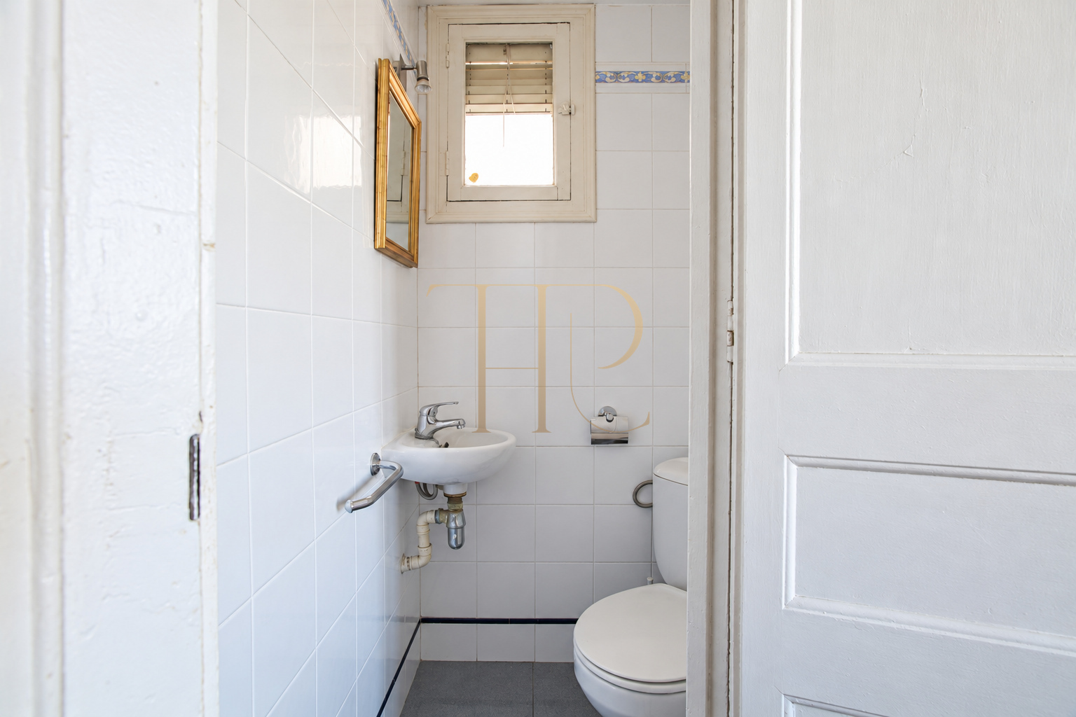 Apartment with balcony in central Barcelona — Rented