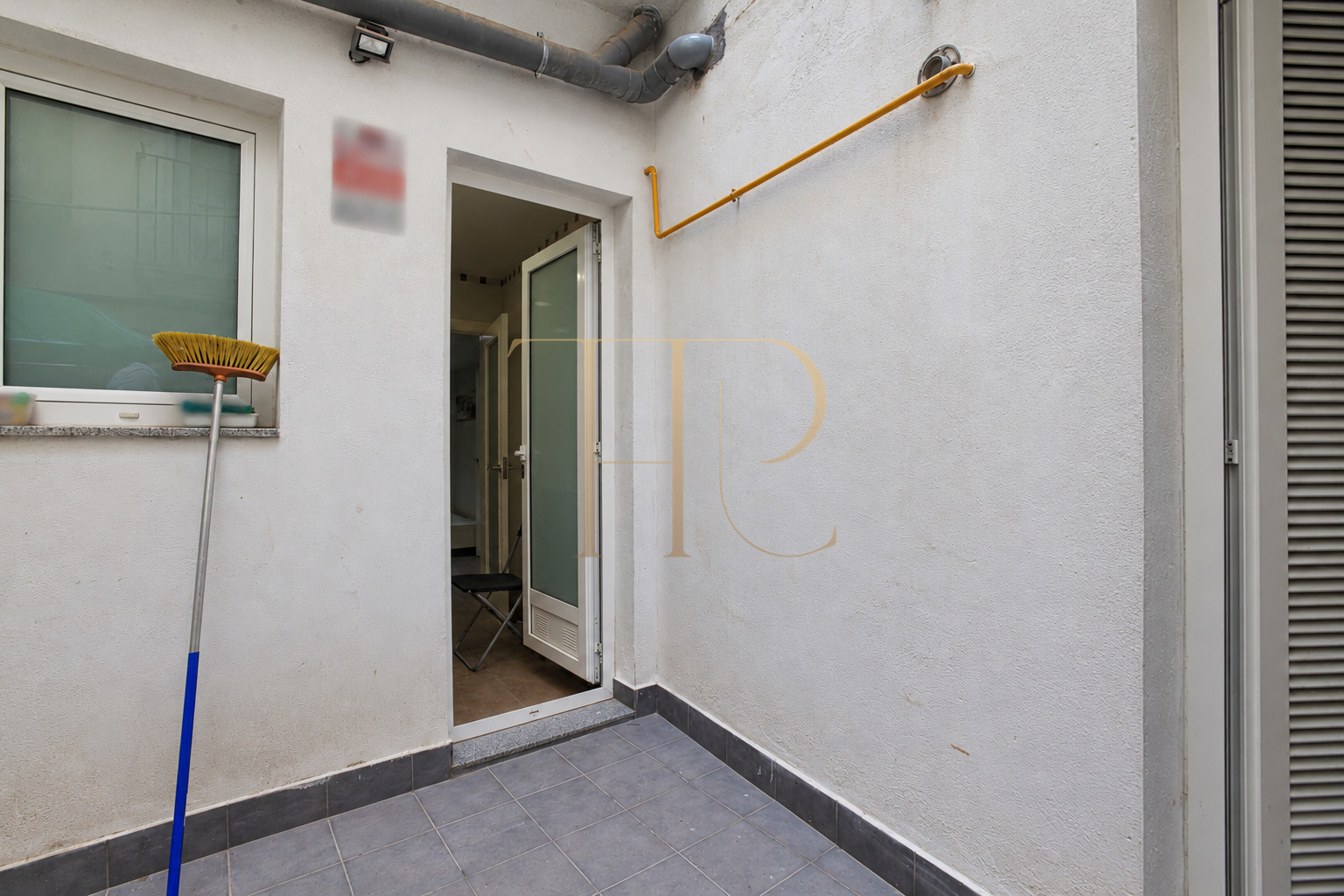 Renovated apartment with balconies in El Born