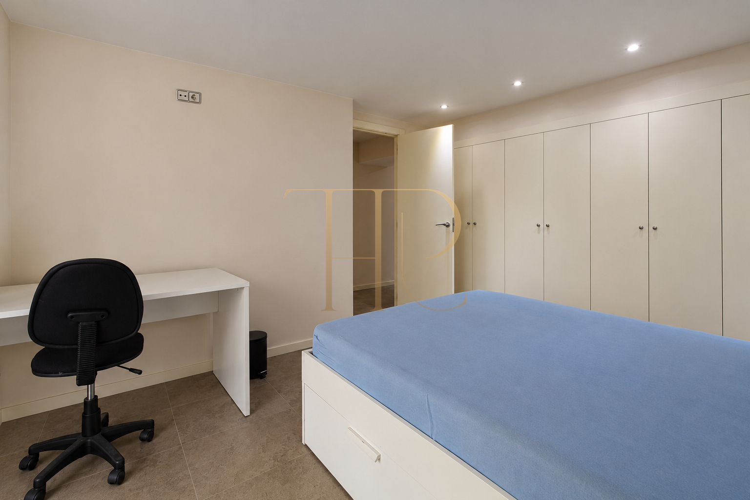 Renovated apartment with balconies in El Born