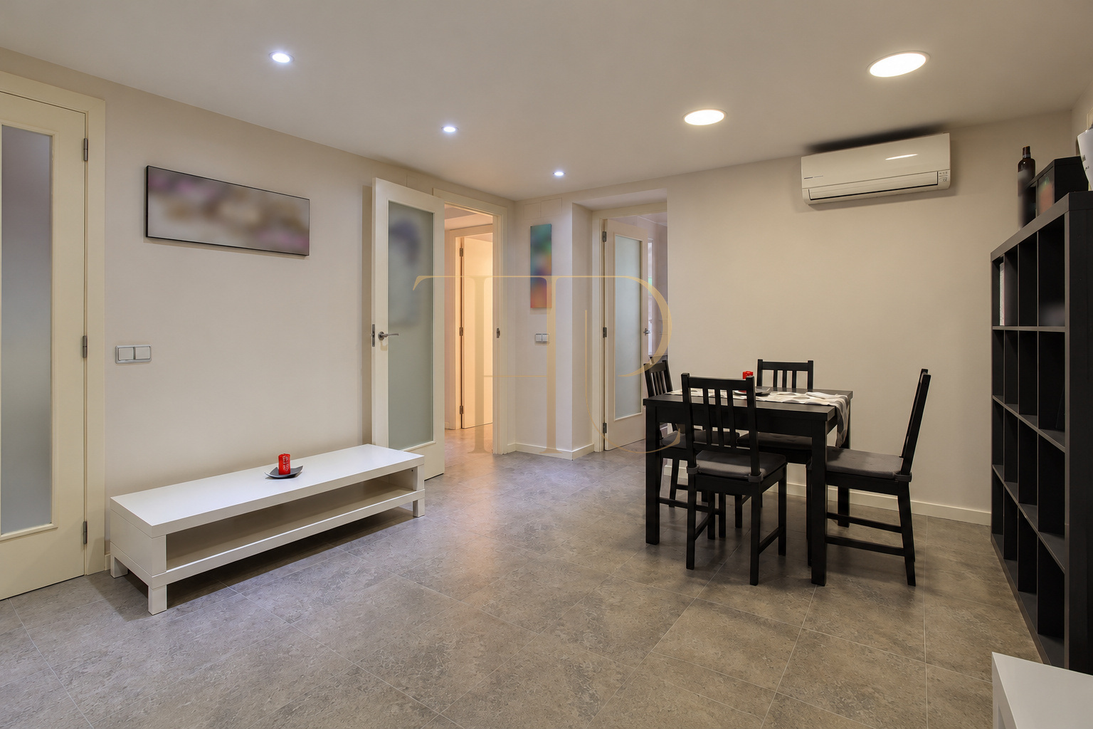 Renovated apartment with balconies in El Born