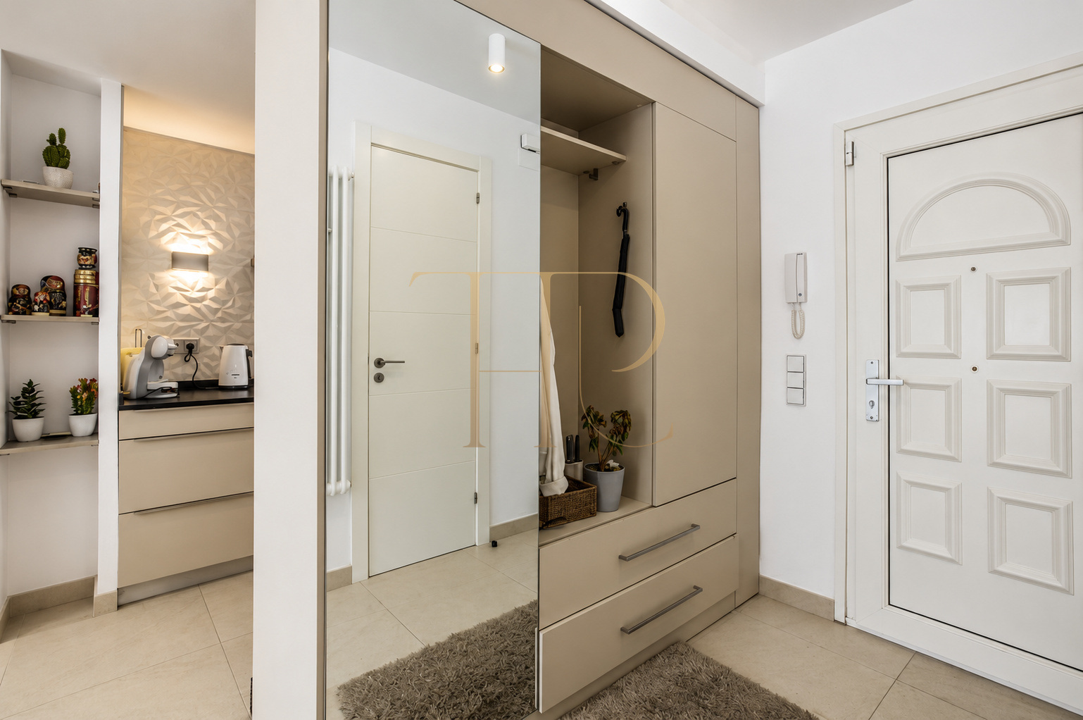 Renovated seafront townhouse in Castelldefels