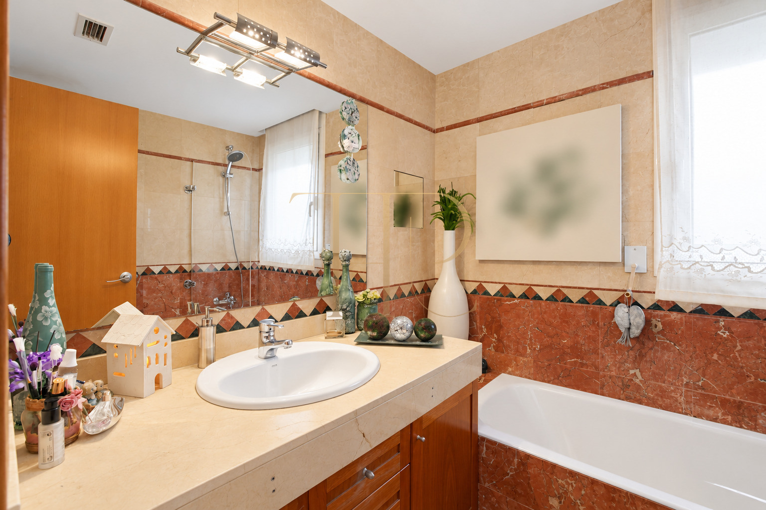 Corner townhouse with garden in Gavà Mar — sold