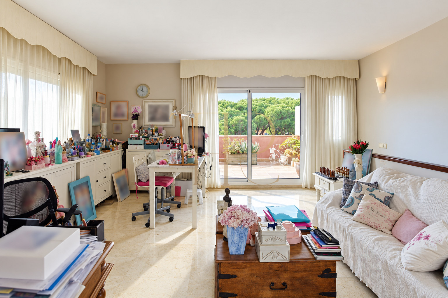 Corner townhouse with garden in Gavà Mar — sold