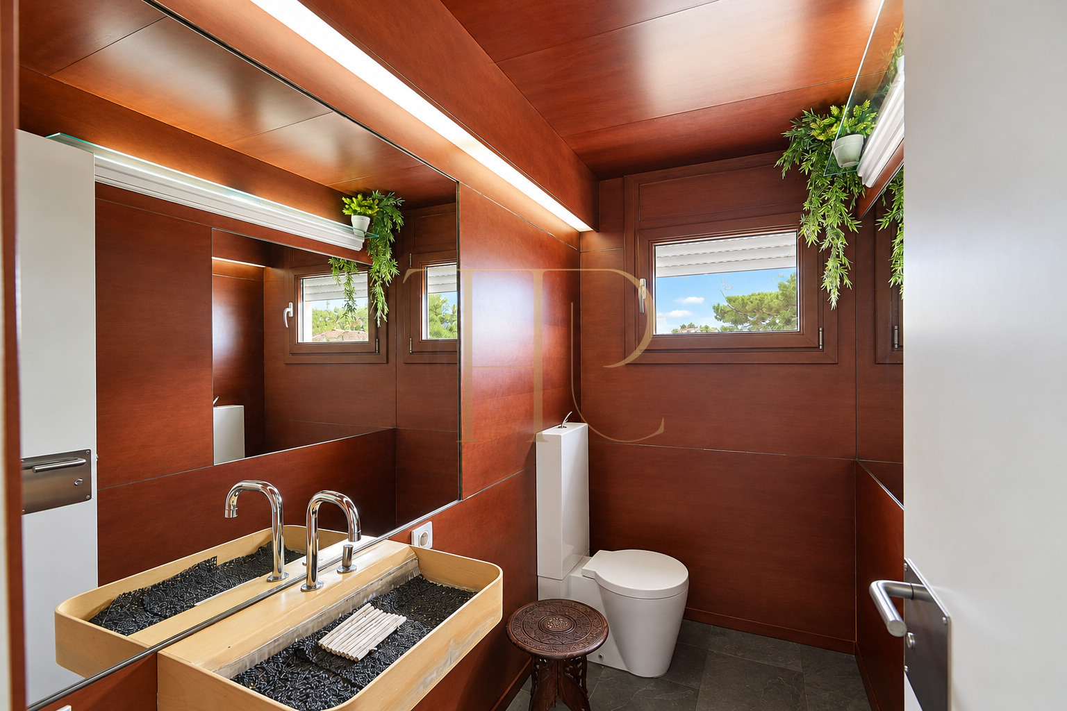 House for sale in Montemar with pool and lift