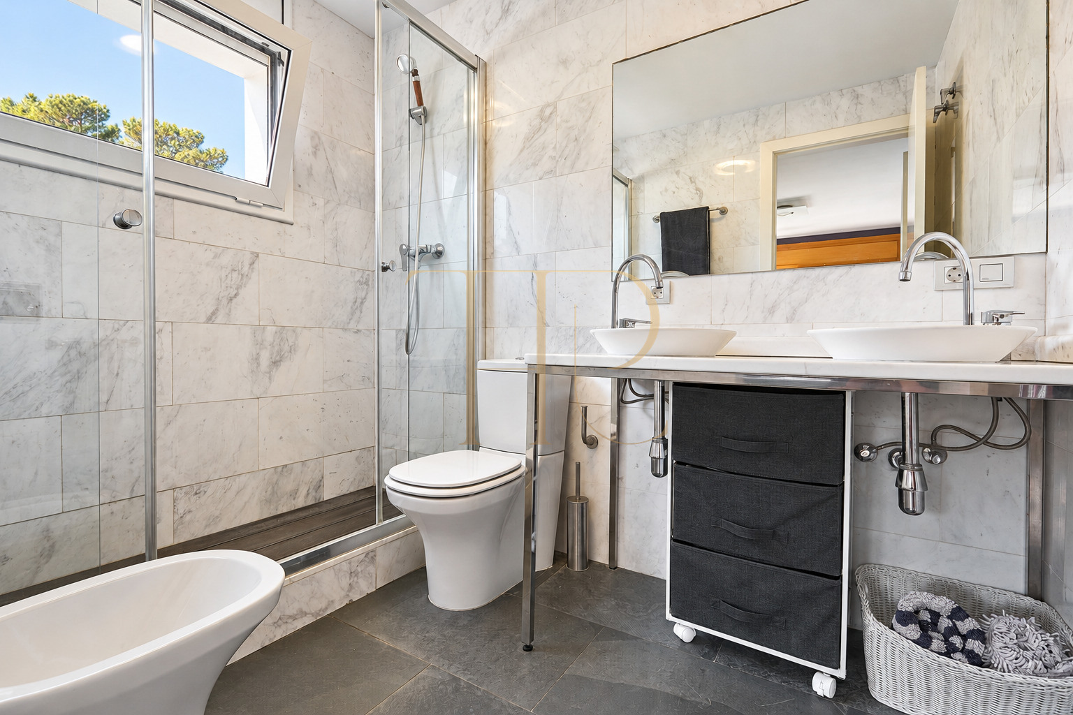 House for sale in Montemar with pool and lift