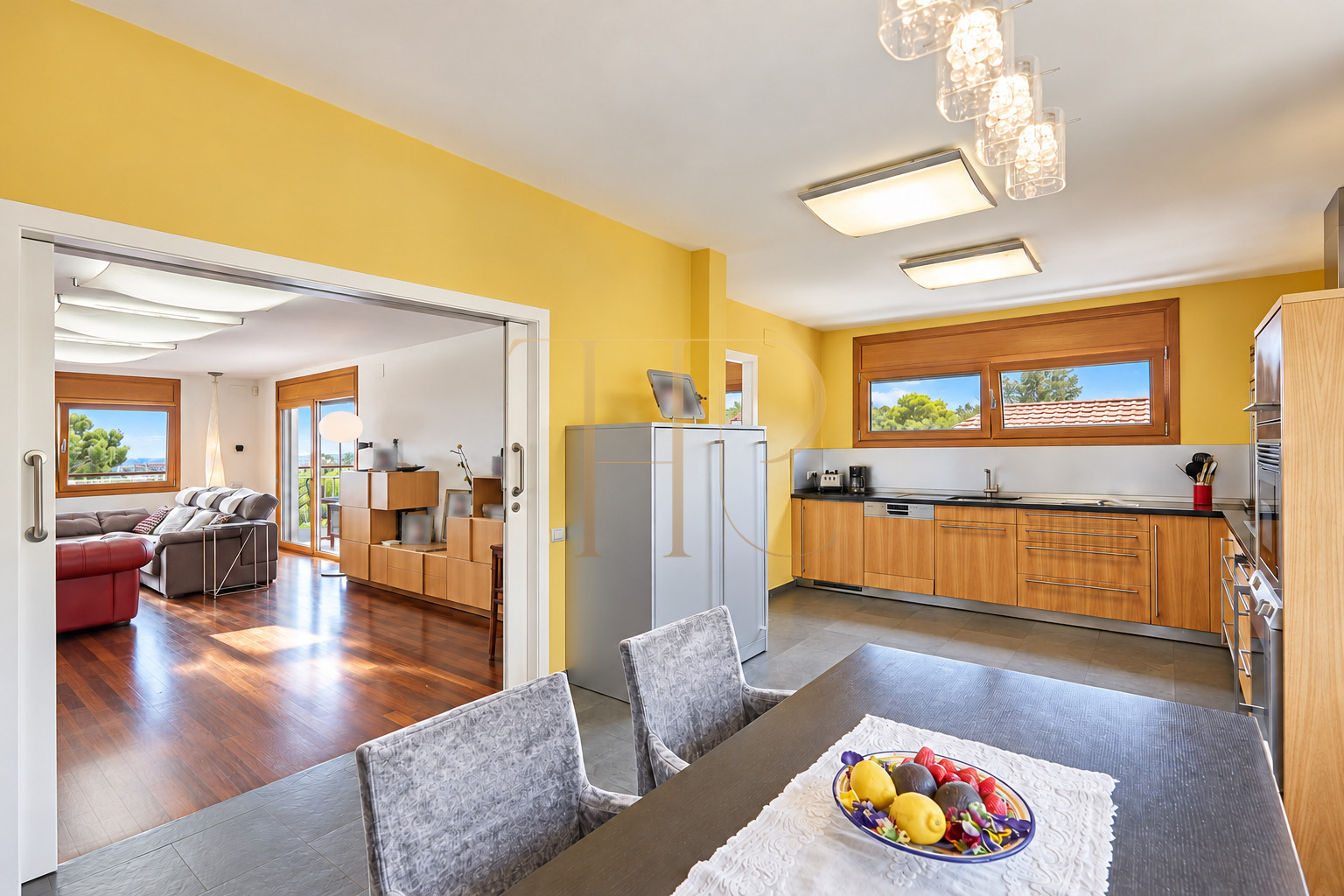 House for sale in Montemar with pool and lift
