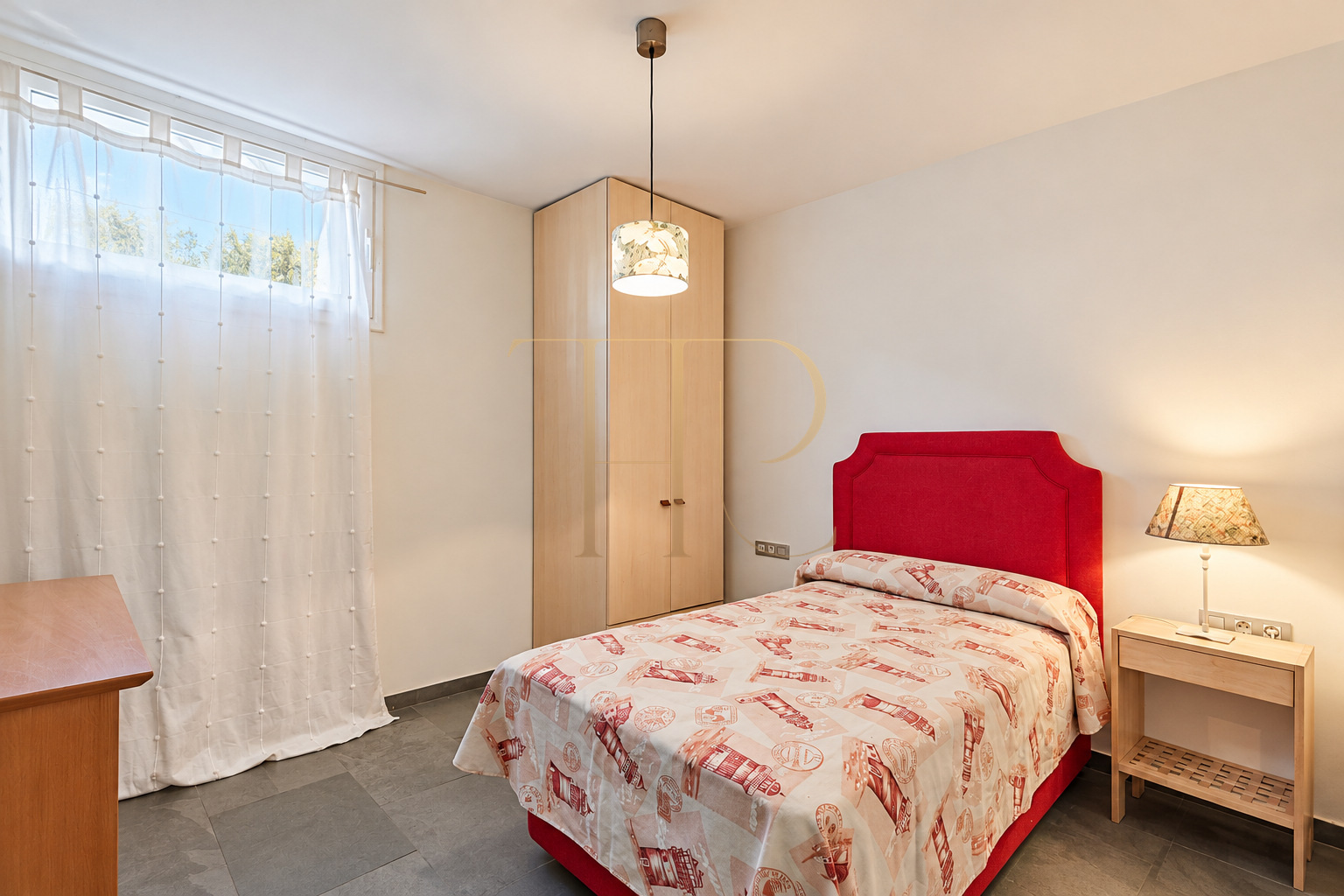 House for sale in Montemar with pool and lift