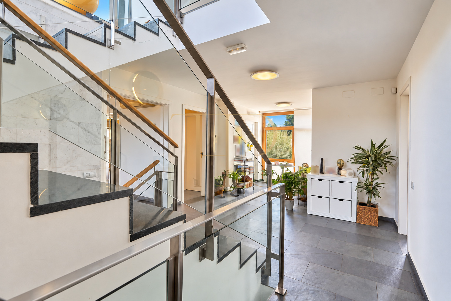 House for sale in Montemar with pool and lift