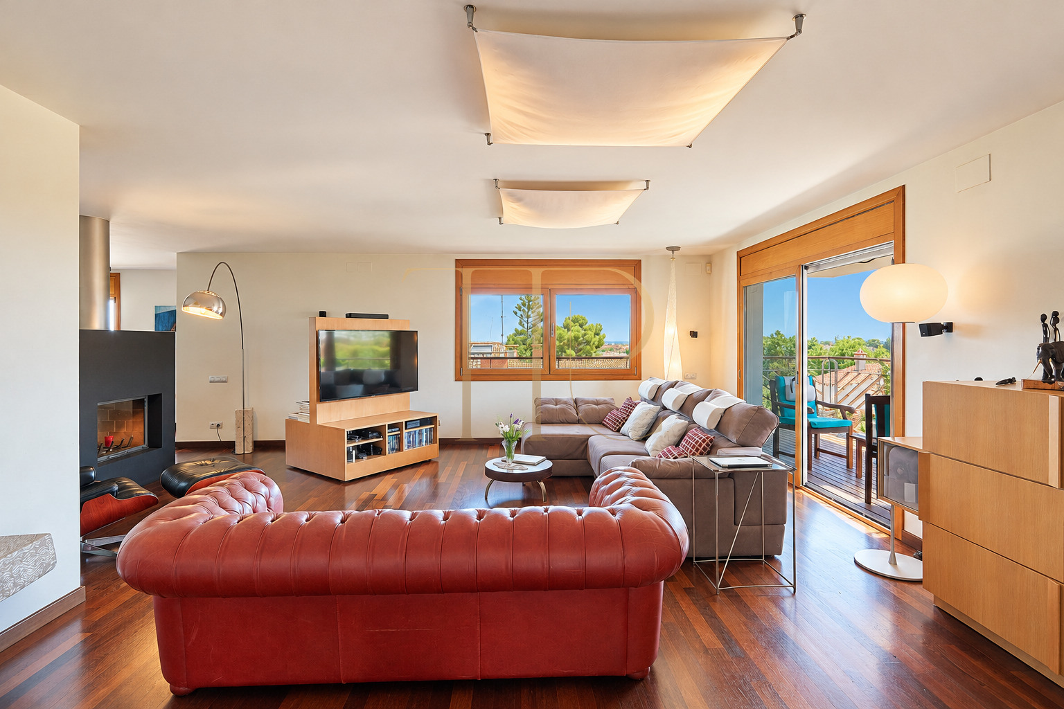 House for sale in Montemar with pool and lift