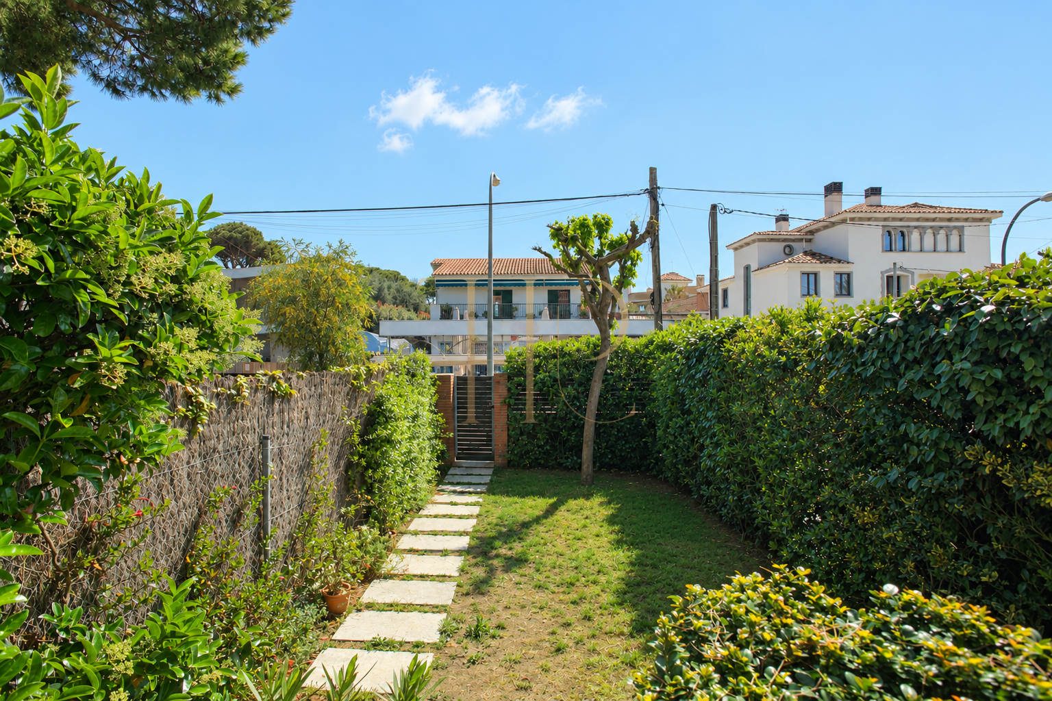 Let townhouse with garden in Castelldefels