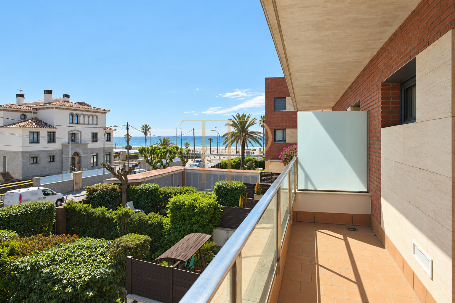 Let townhouse with garden in Castelldefels