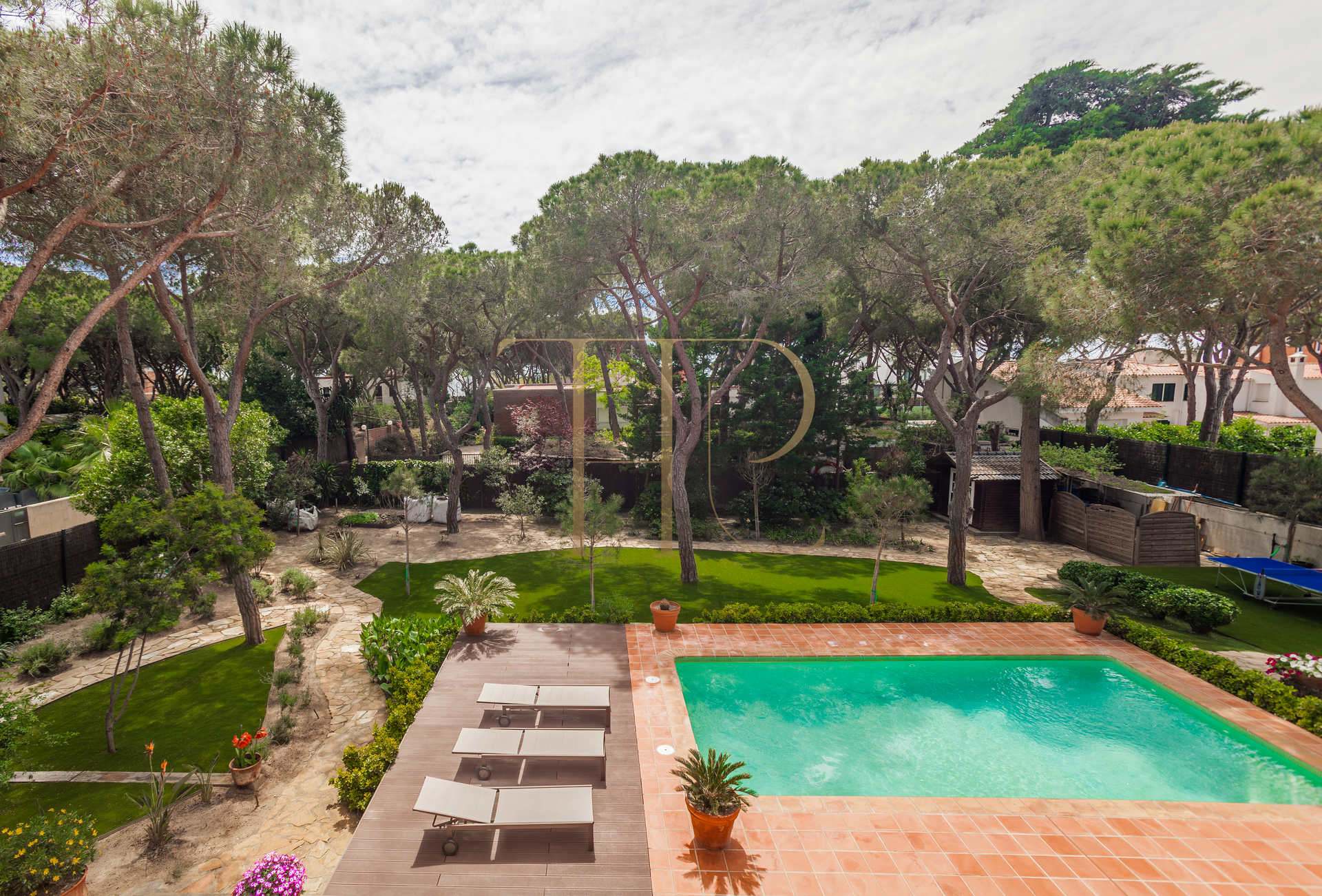 House with a garden and pool near the beach in Gavà Mar