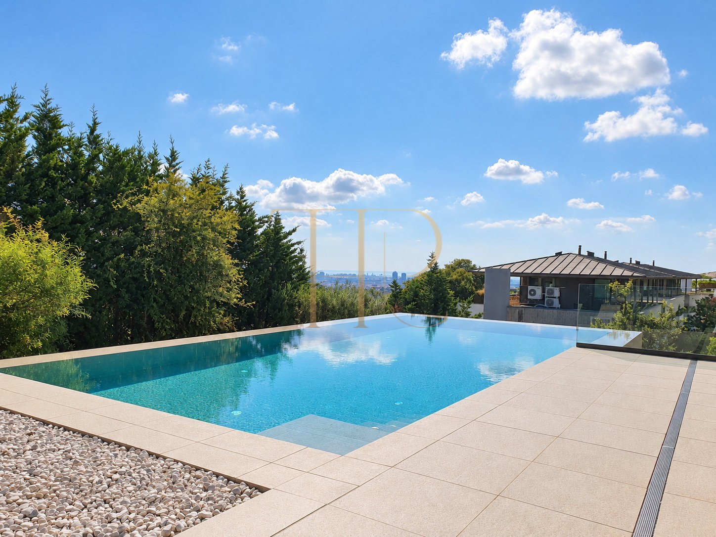 House with pool and garden in Esplugues de Llobregat