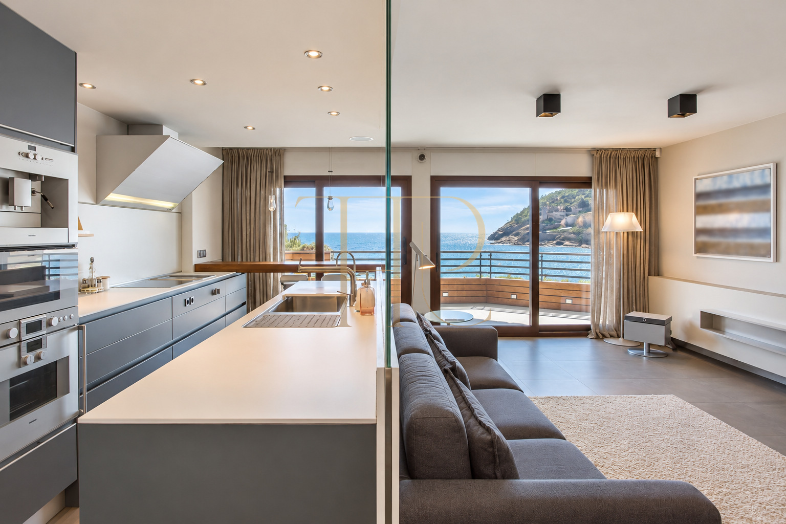 Seafront apartment for sale in Tossa de Mar