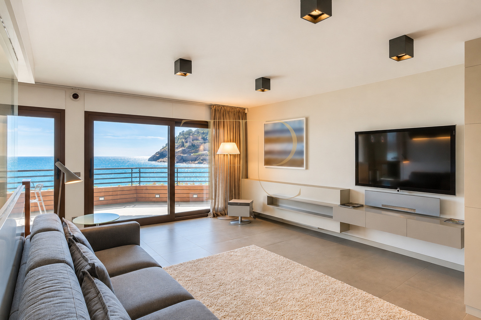 Seafront apartment for sale in Tossa de Mar