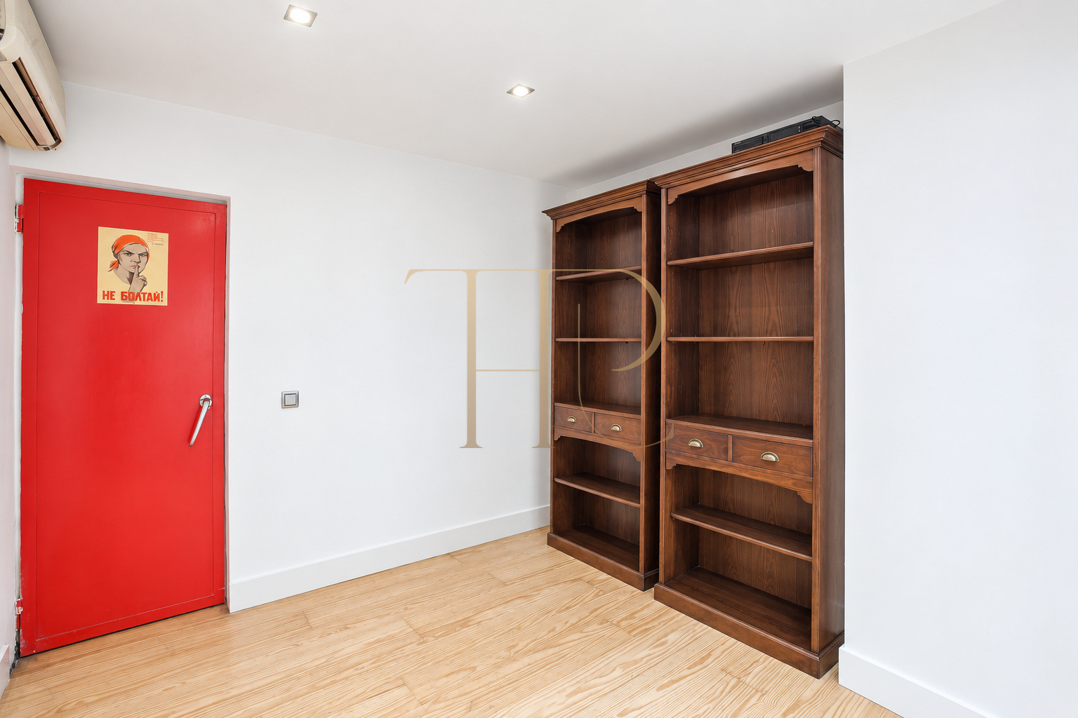 Apartment with private terrace for sale in Enric Granados, Barcelona