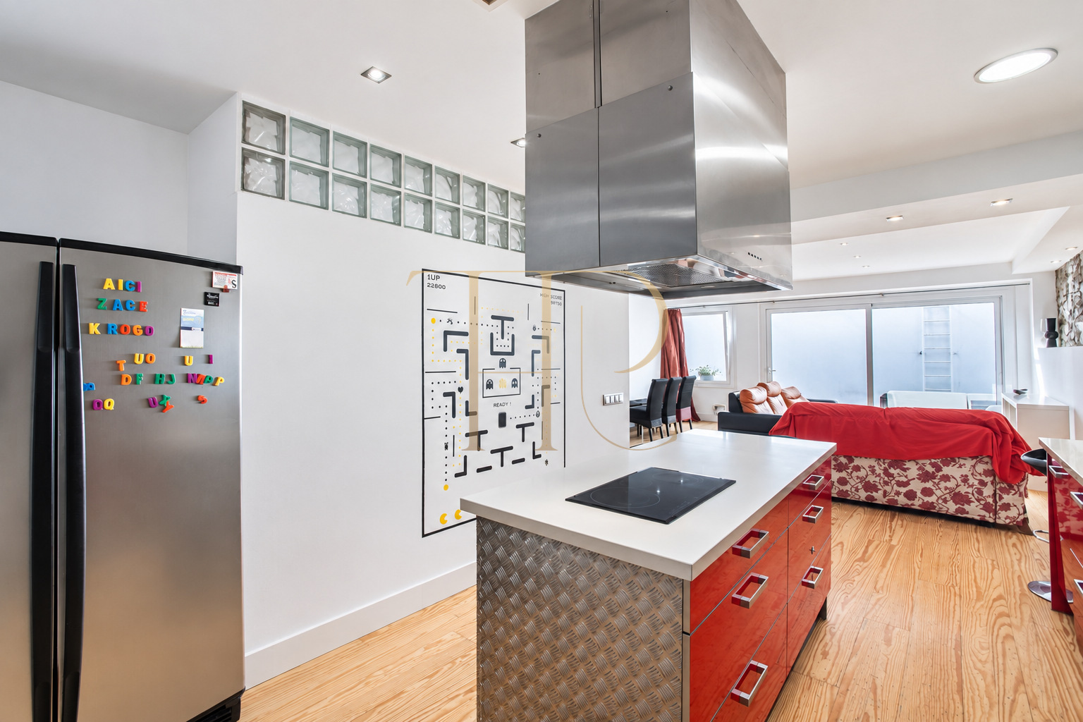 Apartment with private terrace for sale in Enric Granados, Barcelona
