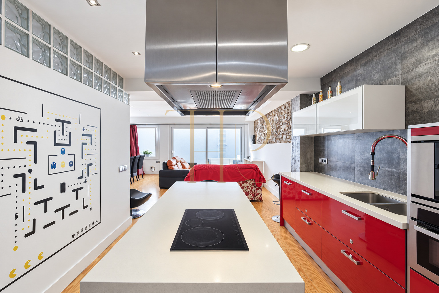 Apartment with private terrace for sale in Enric Granados, Barcelona